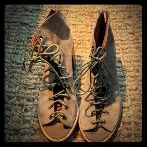 Jeffrey Campbell cors suede booties